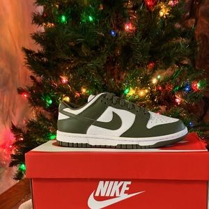 Medium Olive Dunk Low size5